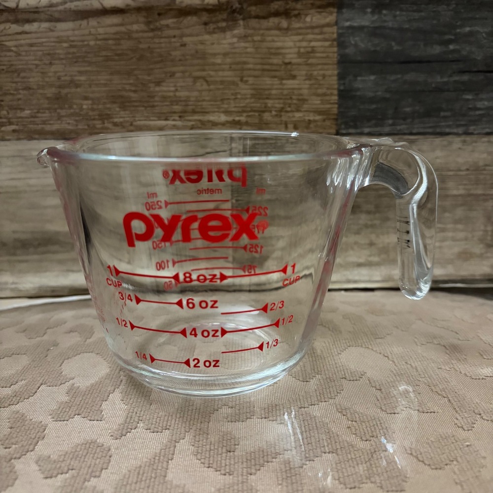 Pyrex 1 Cup 8oz Glass Measuring Cup Red Graphics Clear Glass with Handle